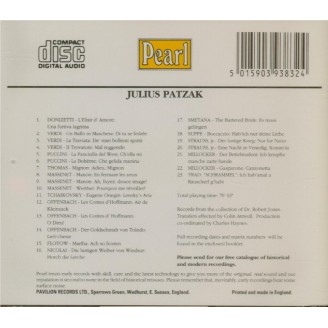 Sings Opera and Operetta